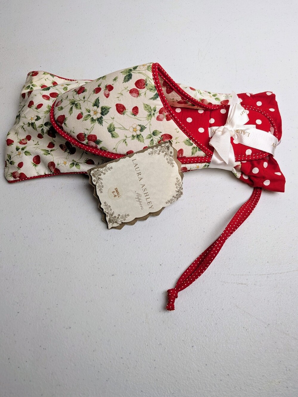Laura Ashley Red Strawberry Novelty Print Slippers W/ Storage Bag Small 5-6